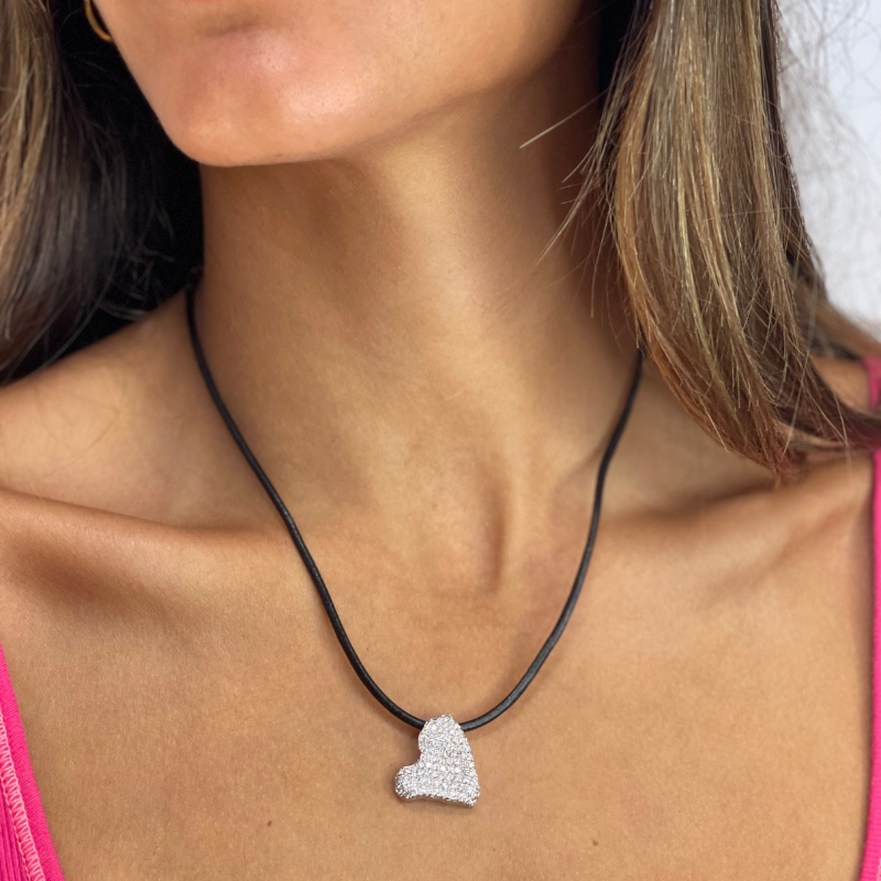 pavé diamond hammered heart